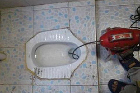 pvc管道如何疏通,宜宾翠屏金坪厕所堵屎了怎么办-高压油泵清洗